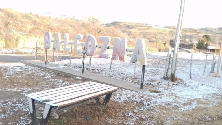 COMENZÓ A NEVAR EN BALCOZNA CATAMARCA