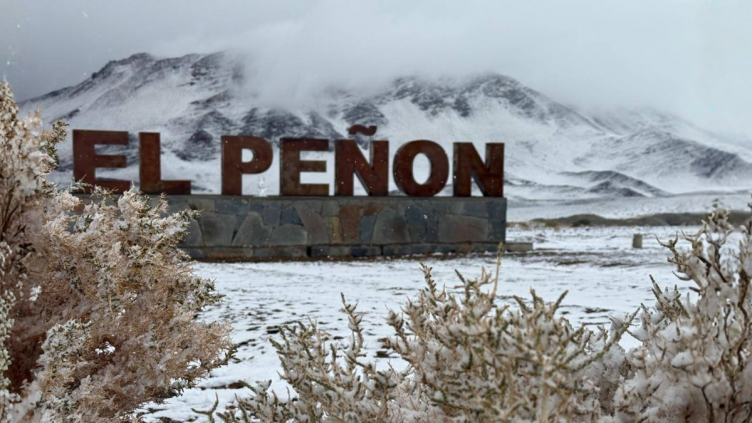 CAE NIEVE EN ANTOFAGASTA DE LA SIERRA
